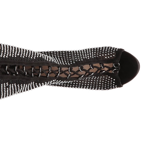 Jennifer Lopez over the knee boots - Picture 5 of 6